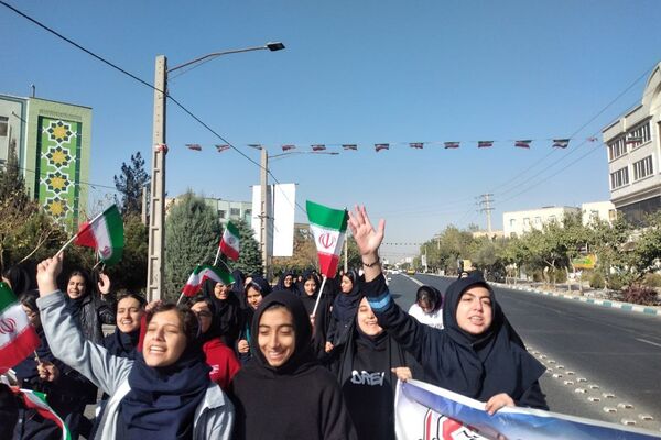 طنین غیرت و بیداری نسل نو در برابر استکبار