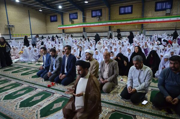 جشن تکلیف دانش‌آموزن دختر در گچساران