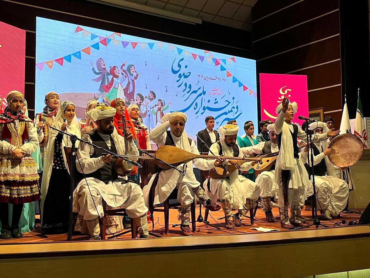 جشنواره سرود ملی رضوی بستری برای ترویج فرهنگ دینی و ملی است