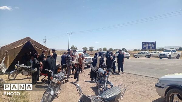 استقبال موکب رباط میاندشت از زائران پیاده حضرت رضا(ع)