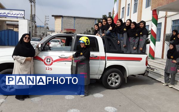 مانور آتش نشانی در دبیرستان فرزانگان قائمشهر