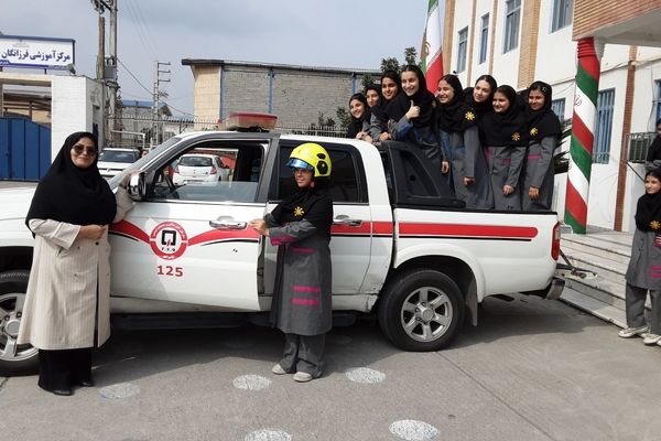 مانور آتش نشانی در دبیرستان فرزانگان قائمشهر