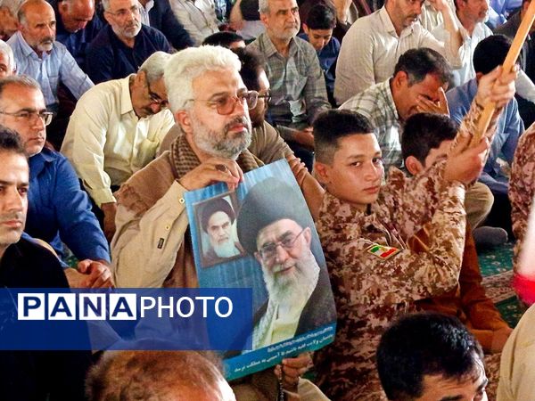 نماز جمعه ای با رنگ خون شهید در کاشمر