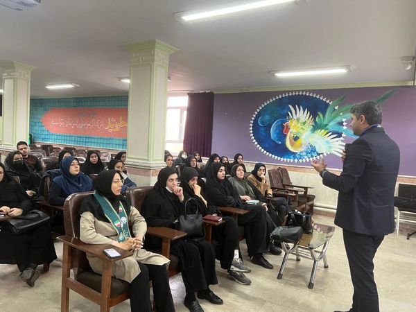 دوره توانمندسازی معاونان و مربیان پیشتاز ناحیه‌یک تبریز