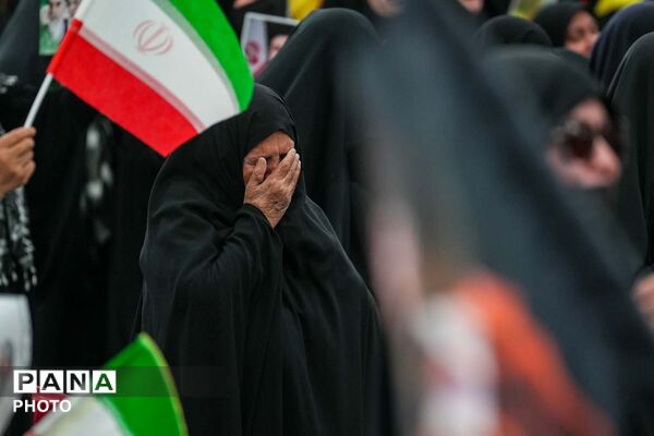 اجتماع بانوان انقلابی به مناسبت چهلم قائد امت و شهدای میناب در مسجد جمکران 