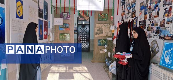 دبیرستان هاجر(س) میزبان زنگ انقلاب 