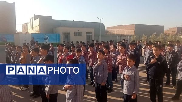 گرامیداشت هفته بسیج دانش‌آموزی در دبستان واحدی شهرستان زارچ