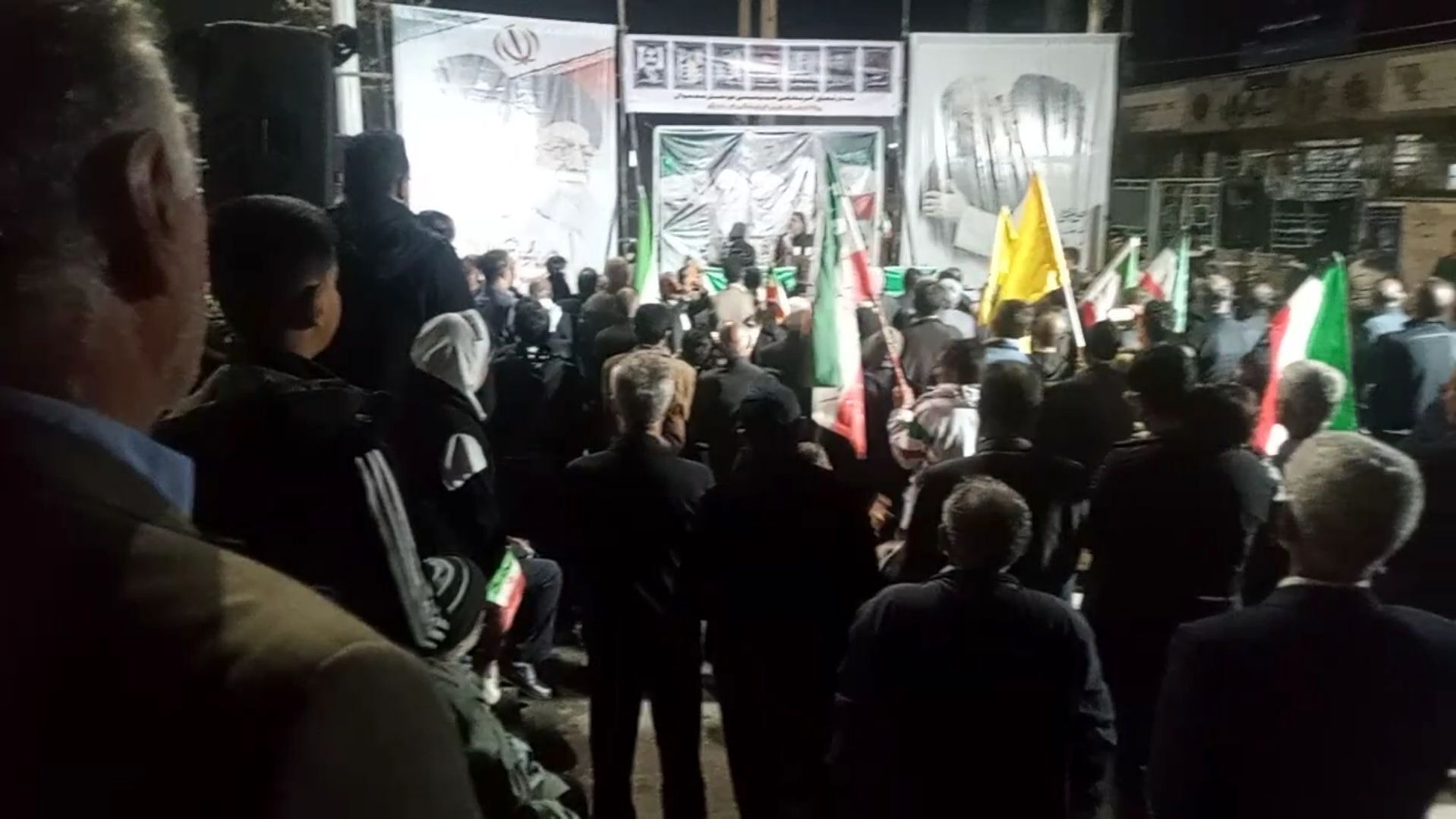 اجتماع باشکوه مردم معمولان در سوگ رهبر معظم انقلاب 