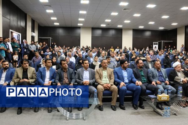 آیین رونمایی از کتاب «از خانه تا کارخانه» در جاجرم 