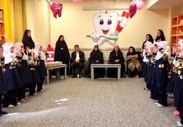 جشن رویش دندان دائمی در دبستان مهرنگار باقرشهر 