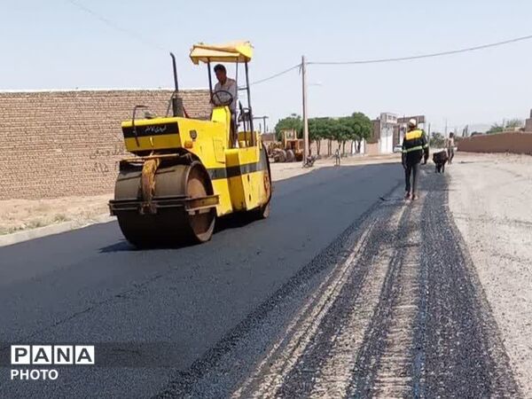 آغاز عملیات آسفالت جاده فدافن به کاشمر گامی بلند در توسعه زیرساخت‌های روستایی