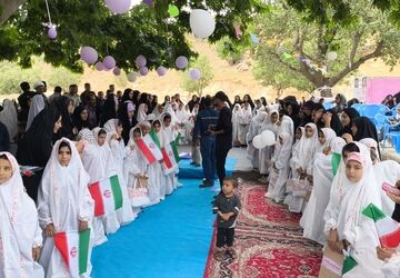 جشن تکلیف دختران میانکوهی در پارک جنگلی شیاسی