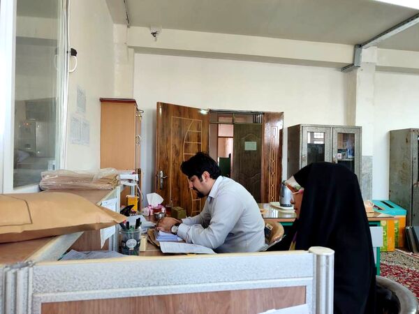 تصحیح اوراق آزمون‌های نهایی در آموزش و پرورش ناحیه یک مشهد مقدس