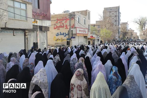 اقامه نماز عید سعید فطر در کمالشهر کرج