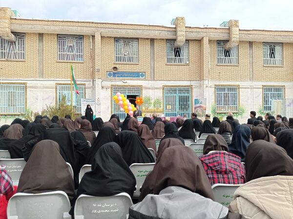  افتتاحیه کتابخانه مدرسه شهید محمدی پور خلیل آباد 