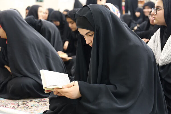 دومین روز اعتکاف دانش‌آموزی دختران در قم