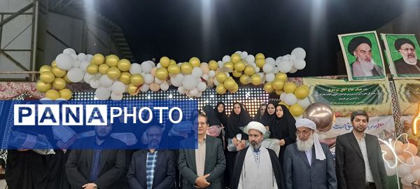 مراسم تجلیل از معلمان نمونه در شهرستان صالح آباد 