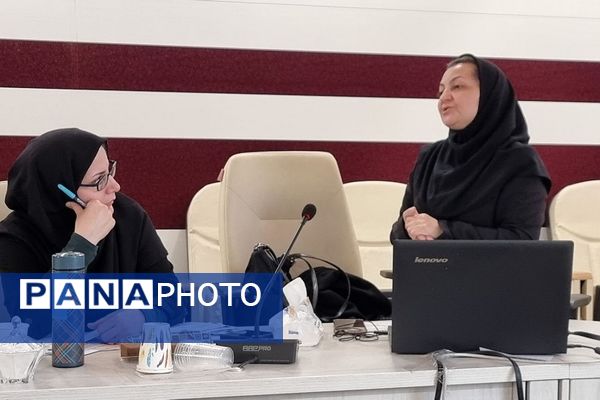 کارگاه آموزشی تغذیه سالم با رویکرد مکمل‌یاری در اداره آموزش و پرورش کهریزک 