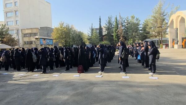 آغاز سال تحصیلی جدید با شعار "توسعه عدالت برای ایران برای مدرسه"