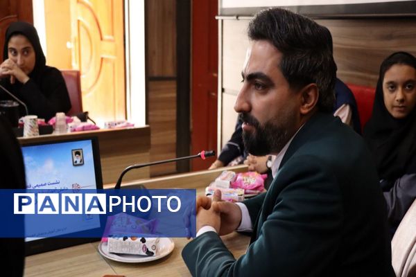 نشست صمیمی فعالین رسانه ای دانش‌آموزان با مدیرعامل خبرگزاری پانا