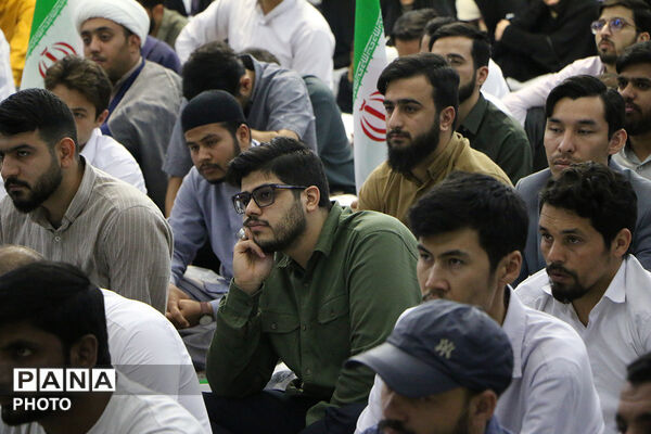 جشن ازدواج طلبگی ۲۰۰ زوج در حرم حضرت معصومه(س)