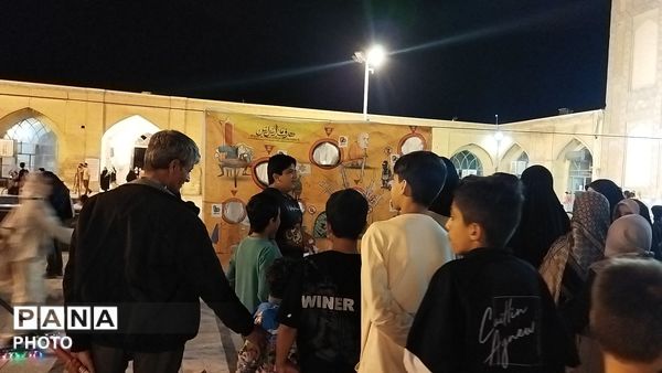 غرفه دهه نودی ها در هشتاد و سومین شب 