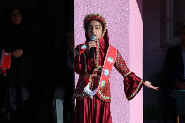مراسم صبحگاه دبستان شاهد شهید سلطانی ناحیه یک کرج 
