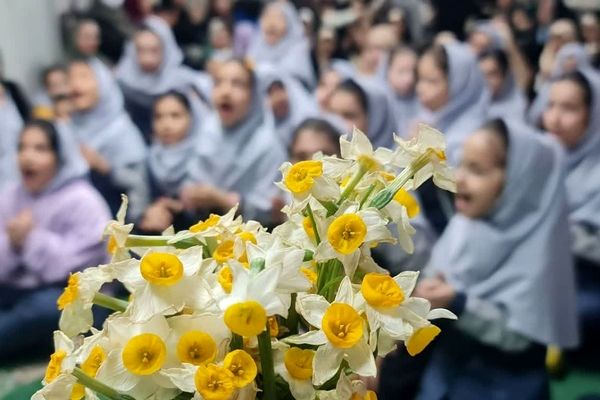 مدرسه شهدای ایران تایر2 میزبان شادی‌های صاحب زمان (عج)