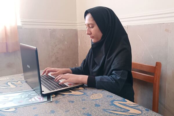 نمایشگاه آثار هنری دانش آموزان دبیرستان امام علی(ع) شهرستان ورامین