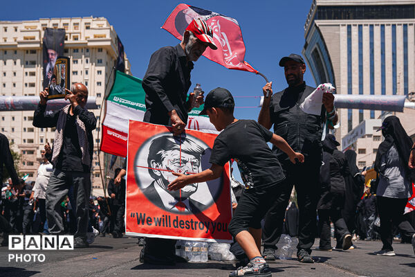 تشییع پیکر رهبر شهید انقلاب در مشهد مقدس-۳
