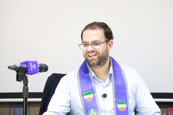 نشست صمیمی دانش‏‌آموز خبرنگاران و نمایندگان مجلس دانش‌آموزی آذربایجان شرقی با علی فلاحتکار