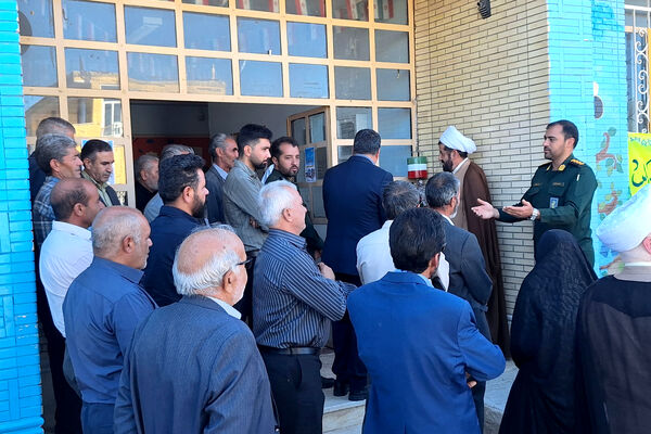 نواختن زنگ مهر در مدارس شهر ایزدخواست
