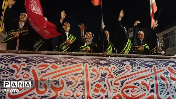 حضور پرشور مردم انقلابی ملایر در آیین «شب‌های اجتماع»