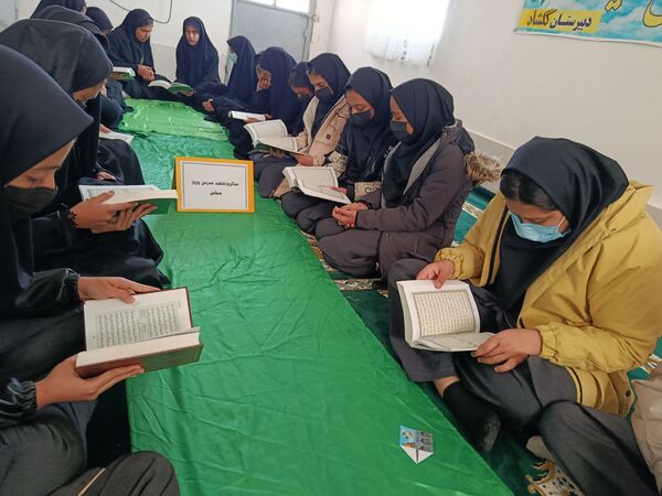 محفل انس با قرآن در مدرسه گلشاد روستای کاهه