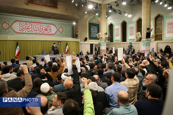 دیدار اقشار مردم با رهبر انقلاب به مناسبت چهل‌وهفتمین سالگرد پیروزی انقلاب اسلامی