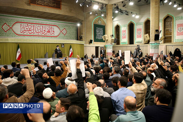 دیدار اقشار مردم با رهبر انقلاب به مناسبت چهل‌وهفتمین سالگرد پیروزی انقلاب اسلامی