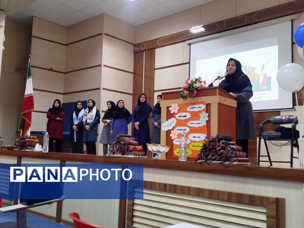 مراسم آغاز سال تحصیلی جدید ویژه دانش‌آموزان ورودی دهم در دبیرستان نمونه محبی نیشابور