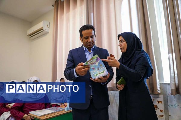 بازدید مدیرکل آموزش‌وپرورش کرمان از مجتمع آموزشی «اندیشه هوشمند ارگ»