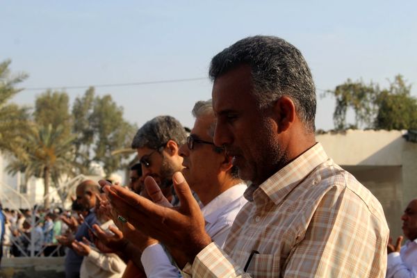 بندرعباسی‌ها توفیق یک ماه عبادت را در نماز عید فطر به شکرانه نشستند