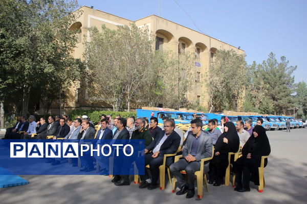  ارسال تجهیزات ورزشی به مدارس قم