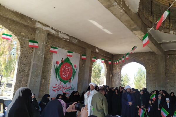 گلباران قبور مطهر شهدا در اولین روز دهه فجر 