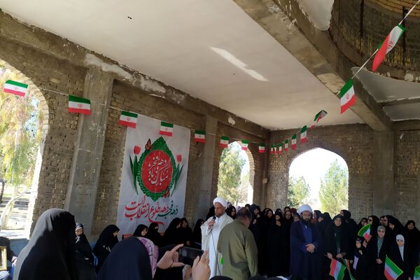 گلباران قبور مطهر شهدا در اولین روز دهه فجر 