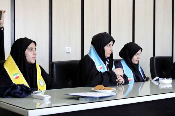 نشست صمیمی دانش‌آموزان خبرنگار پانا با مدیرکل آموزش و پرورش کهگیلویه و بویراحمد 