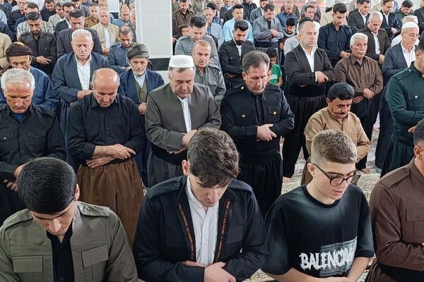 نماز عید سعید قربان در ثلاث باباجانی