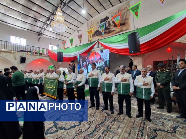 محفل انس با قرآن کریم همراه با نواخته شدن زنگ انقلاب 