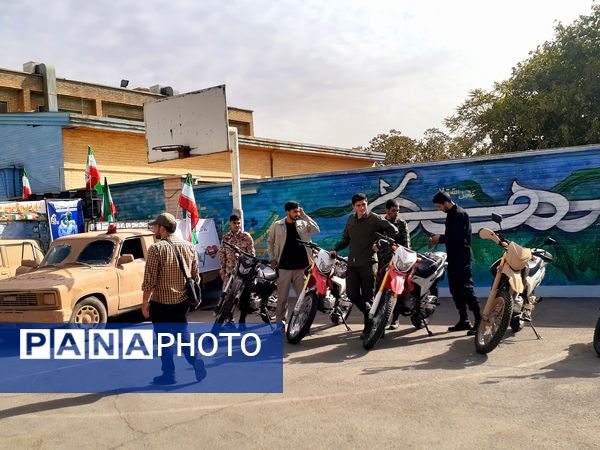 گرامیداشت هفته دفاع مقدس و زنگ مهر در مدرسه شایستگان