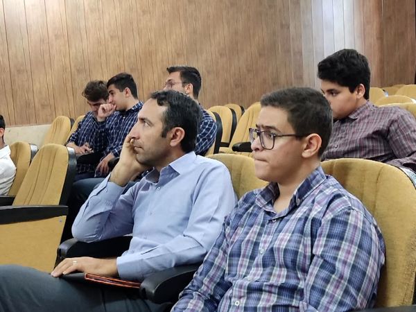 جلسه آموزشی ویژه همیار مشاوران دانش‌آموزان متوسطه