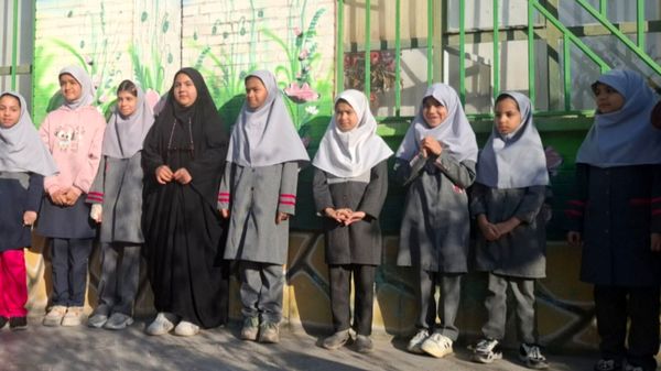 جشن روز پرستار و ولادت حضرت زینب(س) در دبستان نیایش 2