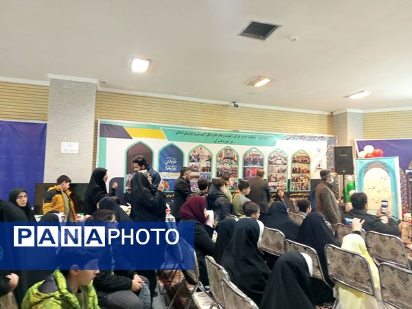 قاب‌های دانش‌آموزی در نمایشگاه قرآن و عترت مصلی تبریز