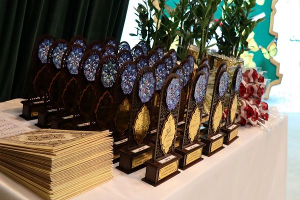 تجلیل از طلایه‌داران برتر تعلیم و تربیت ، آیین تقدیر از معلمین نمونه شهرستان پاکدشت 